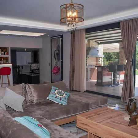 Stratos Corfu -private Pool And Hot Tub Villa *