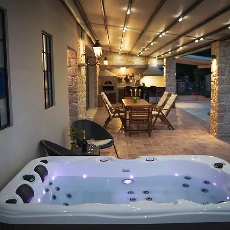 Vila Stratos Corfu -private Pool And Hot Tub *