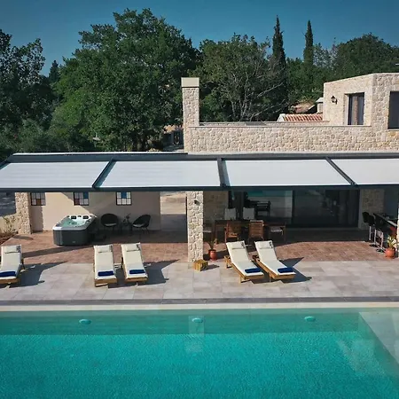 Stratos Corfu -private Pool And Hot Tub Villa