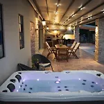 Βίλα Stratos Corfu -private Pool And Hot Tub *